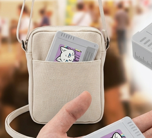 コンパクトで持ち運びやすい