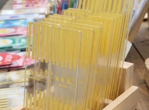アクリルしおり製造過程