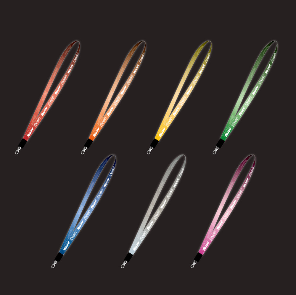 光るネックストラップ